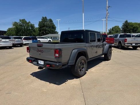 Used 2023 Jeep Gladiator Rubicon w/ Cold Weather Group AWD/4WD image 7