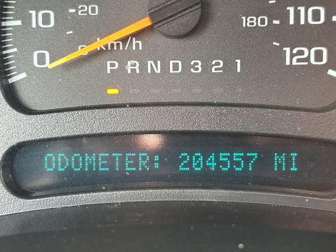 Used 2005 Chevrolet Tahoe Z71 w/ Preferred Equipment Group AWD/4WD image 33