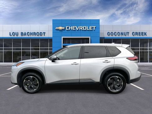 Used 2024 Nissan Rogue SV FWD image 5
