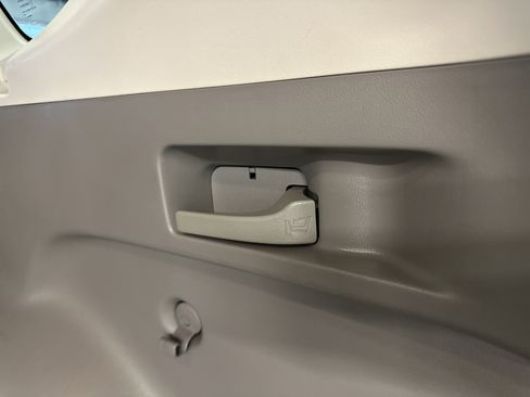 Used 2014 Honda CR-V LX image 24