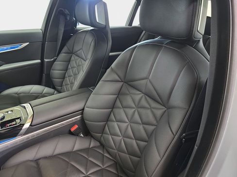 Used 2025 BMW 740i image 17