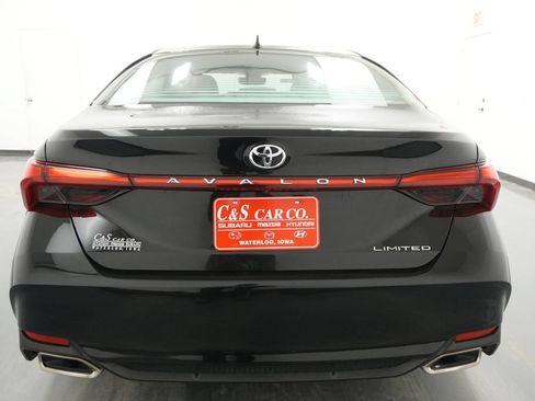 Used 2019 Toyota Avalon Limited FWD image 7