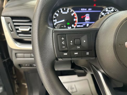 Certified 2024 Nissan Rogue SV image 20