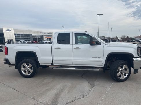 Used 2018 GMC Sierra 2500 SLE w/ HD SLE Preferred Plus Package image 2