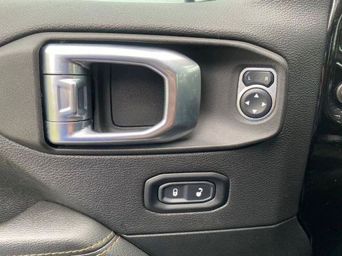 Used 2021 Jeep Gladiator Overland AWD/4WD image 13