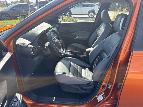 Used 2021 Nissan Kicks SR w/ SR Premium Package FWD image 9