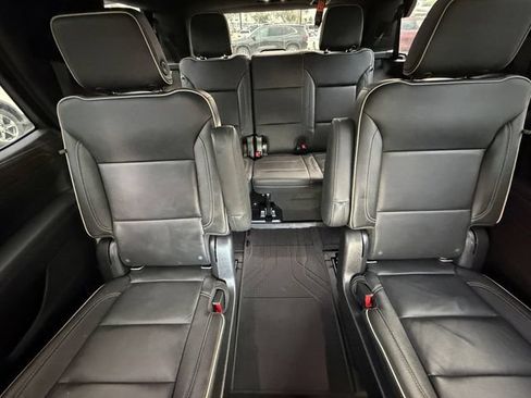 Used 2021 Chevrolet Tahoe Premier w/ Premium Package 2 RWD image 5