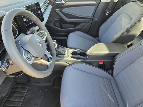 New 2026 Volkswagen Jetta SE image 9