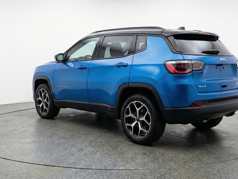 Used 2025 Jeep Compass Limited image 6