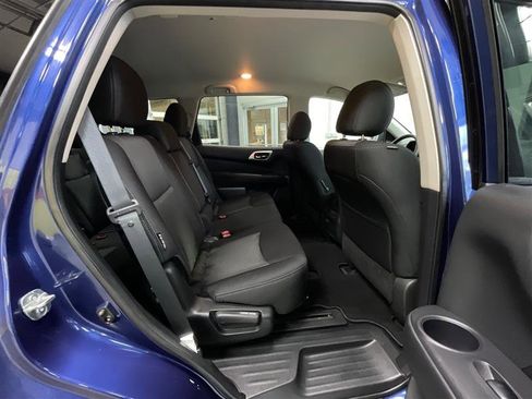 Used 2020 Nissan Pathfinder S FWD image 24