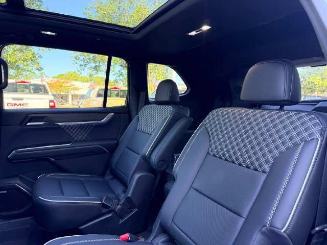 Used 2026 GMC Acadia Denali w/ Super Cruise Package FWD image 18