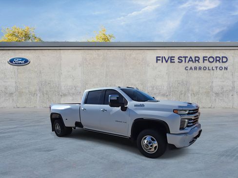 Used 2021 Chevrolet Silverado 3500 High Country w/ Technology Package image 2