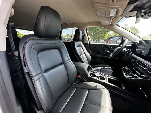 Certified 2024 Lincoln Corsair AWD image 34