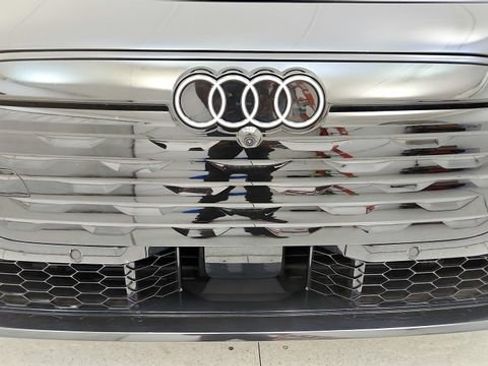 Used 2025 Audi A6 e-tron Premium Plus w/ Premium Plus RWD image 23