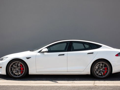 Used 2021 Tesla Model S Plaid image 7