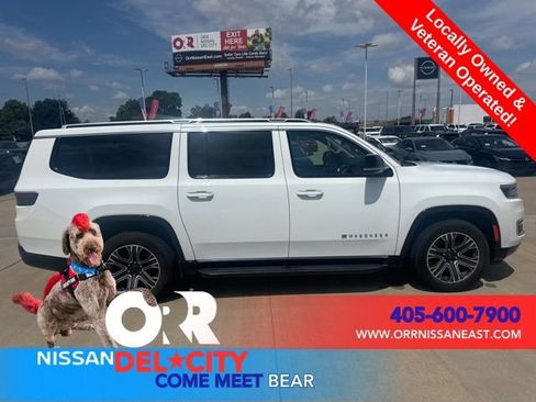 Used 2024 Jeep Wagoneer L Series II w/ Flexible Seating Group AWD/4WD image 6