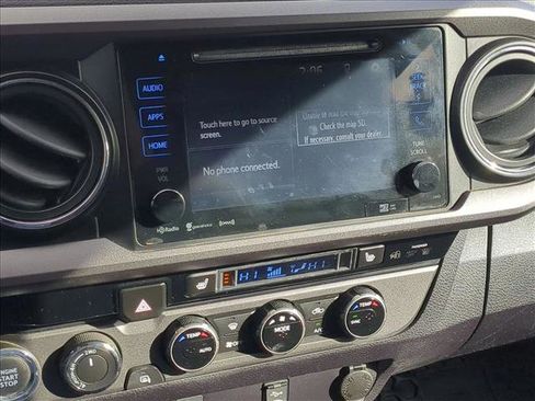 Used 2017 Toyota Tacoma SR5 image 19