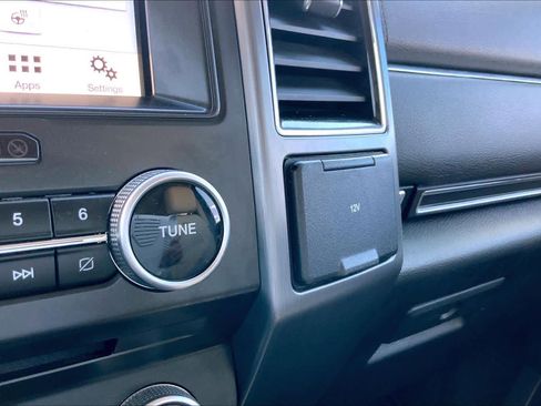 Used 2018 Ford Expedition Platinum image 35