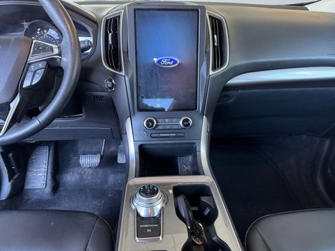 Used 2024 Ford Edge SEL image 12