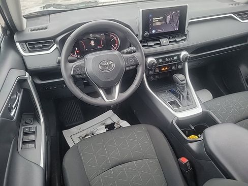 Used 2023 Toyota RAV4 XLE w/ Convenience Package image 7