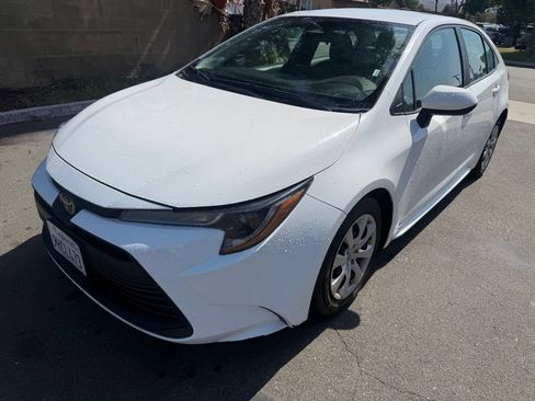 Used 2023 Toyota Corolla LE FWD image 5