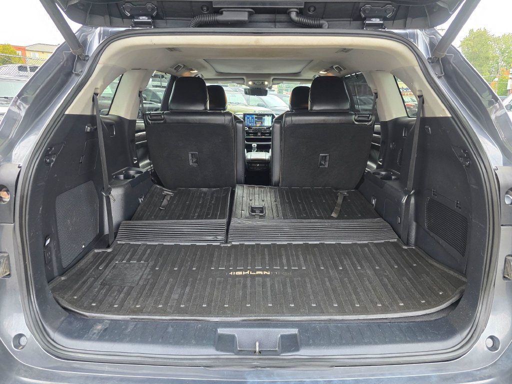 Used 2021 Toyota Highlander Platinum AWD/4WD image 15