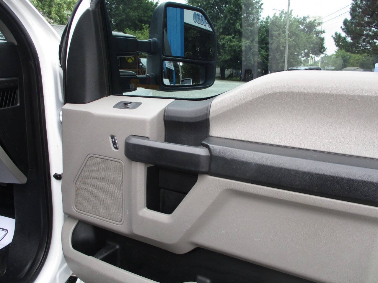 Used 2017 Ford F250 XL w/ Power Equipment Group AWD/4WD image 13