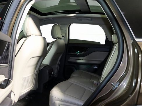 Used 2022 Lincoln Corsair AWD w/ Premium Package image 14