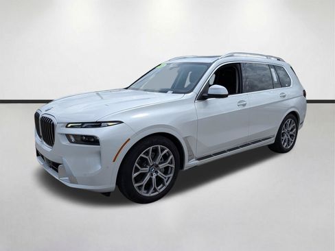 Used 2025 BMW X7 xDrive40i AWD/4WD image 8