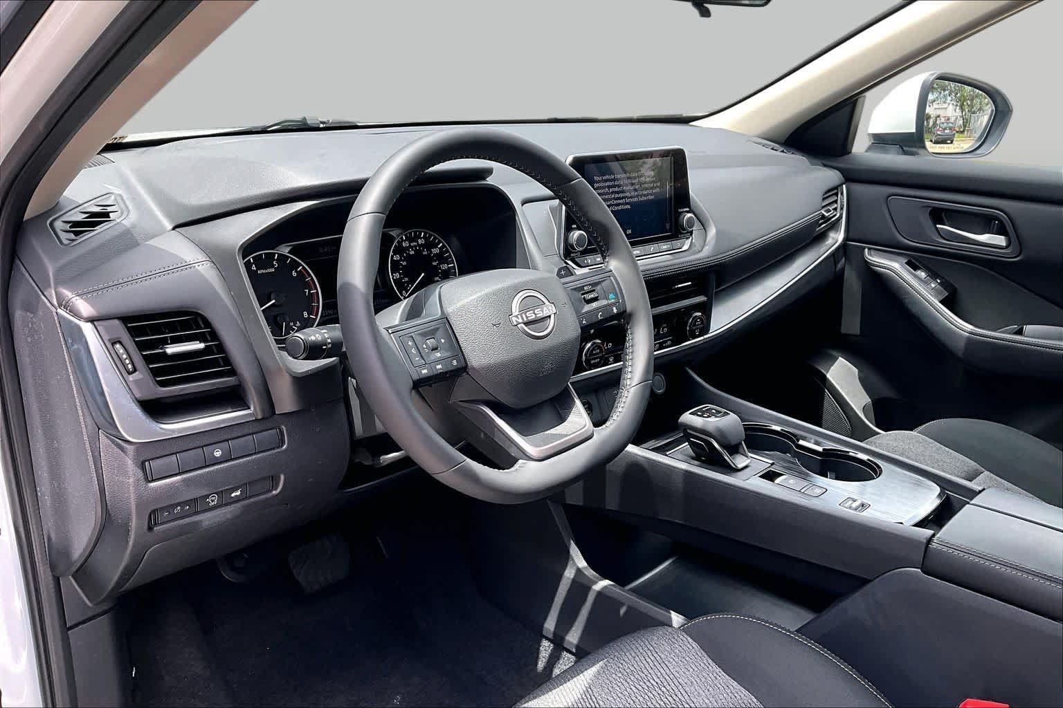 Certified 2026 Nissan Rogue SV FWD image 17