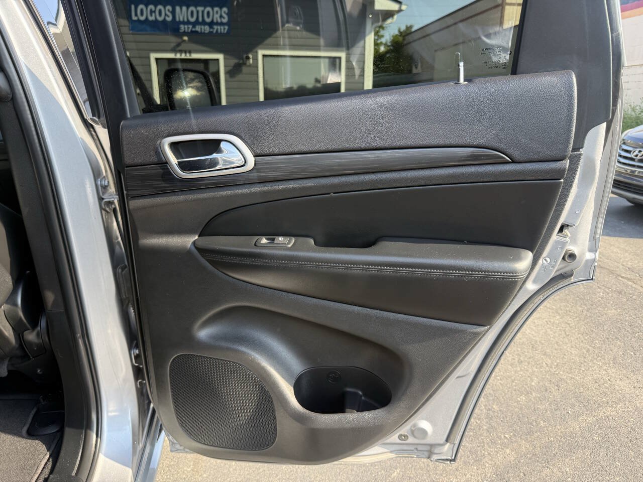 Used 2020 Jeep Grand Cherokee Altitude AWD/4WD image 21