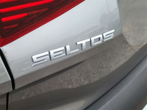 Used 2023 Kia Seltos S image 6