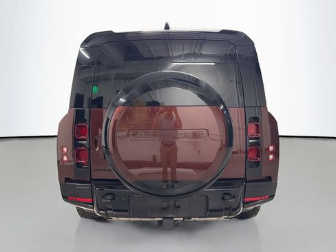 Used 2025 Land Rover Defender 130 X-Dynamic SE AWD/4WD image 10
