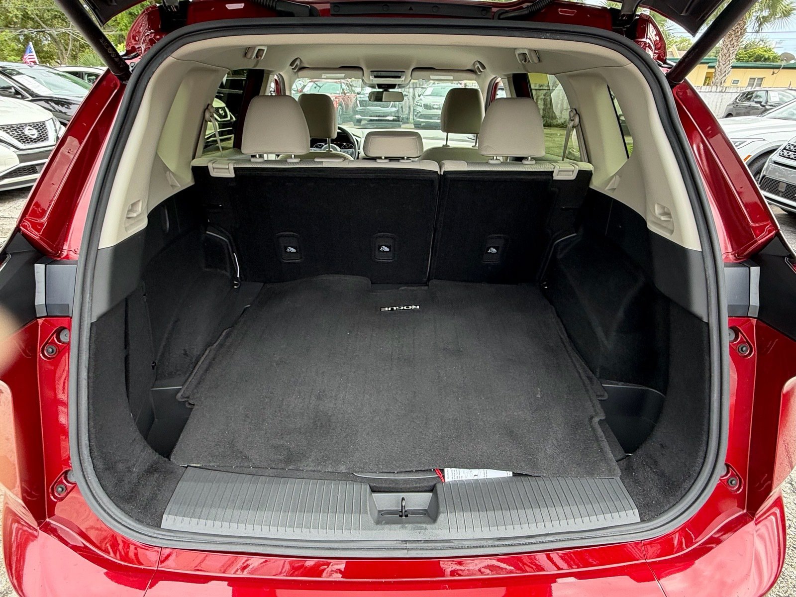 Used 2024 Nissan Rogue SV FWD image 14