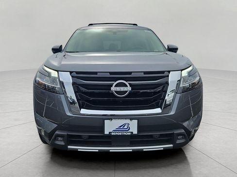 Used 2024 Nissan Pathfinder SL w/ SL Premium Package AWD/4WD image 3