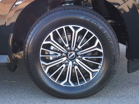 New 2026 Nissan Armada Platinum image 9