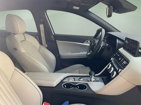 Used 2023 Genesis G70 2.0T w/ Sport Prestige Package image 15