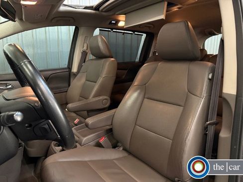 Used 2015 Honda Odyssey Touring Elite image 11