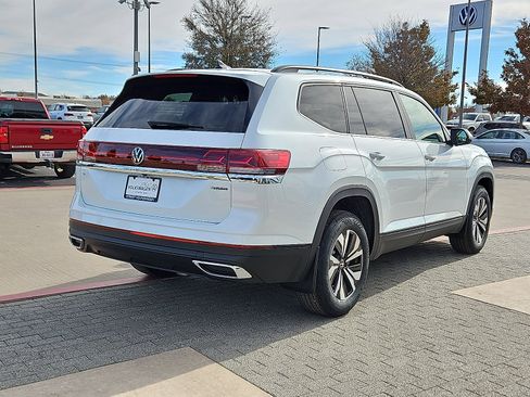 New 2026 Volkswagen Atlas SE image 3