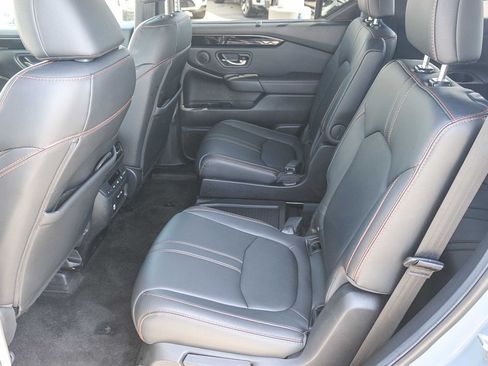 Used 2024 Honda Pilot TrailSport image 19