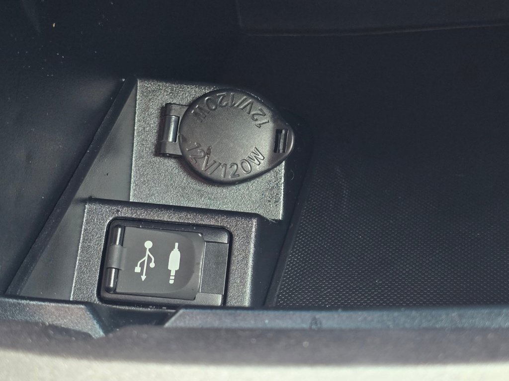 Used 2017 Toyota Camry SE FWD image 43