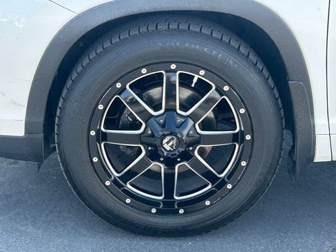Used 2017 Toyota Highlander Limited w/ Carpet Mat Package AWD/4WD image 13