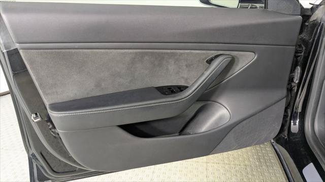Used 2018 Tesla Model 3 Long Range RWD image 10