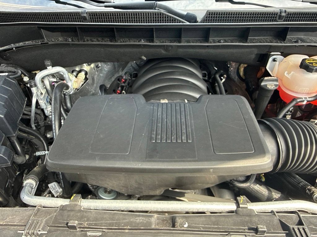 Used 2025 GMC Yukon XL AT4 Ultimate AWD/4WD image 45
