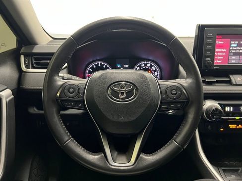 Used 2020 Toyota RAV4 XLE w/ XLE Grade Weather Package image 14