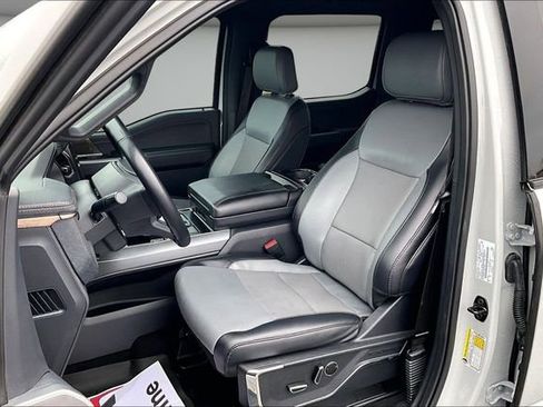 Used 2023 Ford F150 Lightning Lariat image 21