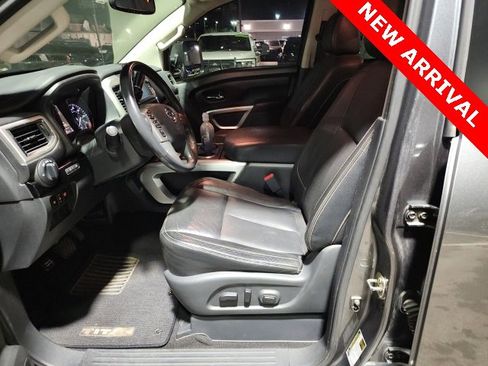 Used 2017 Nissan Titan SV image 12