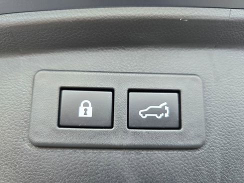 Used 2025 Subaru Outback Premium image 15