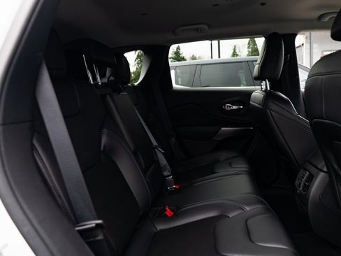 Used 2020 Jeep Cherokee Latitude w/ Quick Order Package 26F North image 23