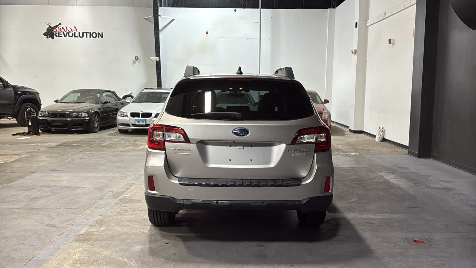 Used 2017 Subaru Outback 2.5i Limited AWD/4WD image 5